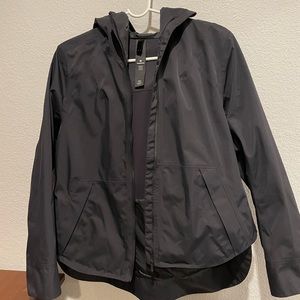Lululemon rain coat size 6